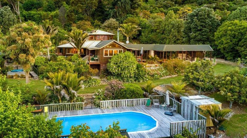142 Rocklands Road, Takaka - Carousel 1