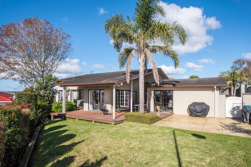 66A Bradbury Road, Botany Downs, Auckland - Carousel 2