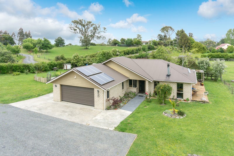 41A Smith Road, Horsham Downs, Hamilton - Carousel 1