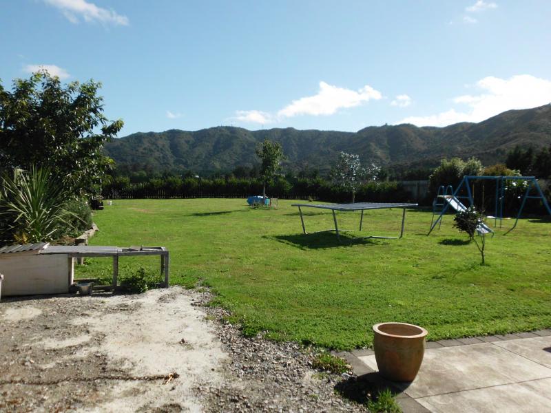 33 Grimsby Grove, Wainuiomata, Lower Hutt - Carousel 2