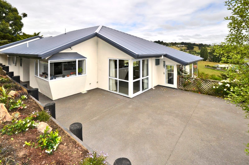 33 Shalamar Drive, Cashmere, Christchurch - Carousel 2
