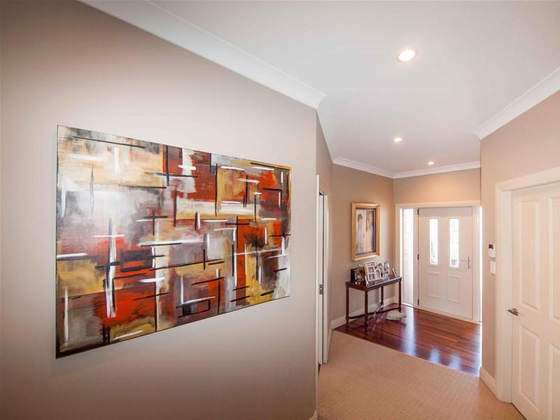 9A Retter Street, Paparangi, Wellington - Carousel 2
