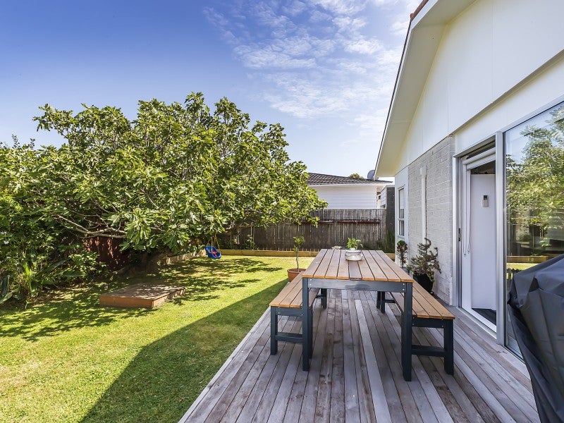 79A Ira Street, Miramar, Wellington - Carousel 2