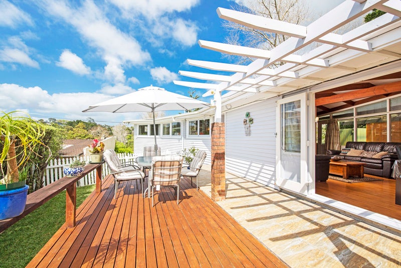 27 Colmar Road, Mellons Bay, Auckland - Carousel 2