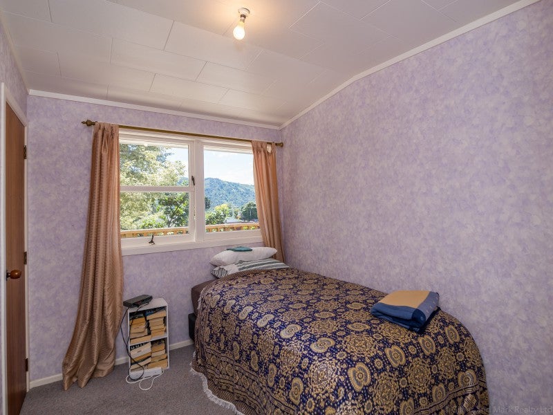 23 Kashmir Avenue, Clouston Park, Upper Hutt - Carousel 2