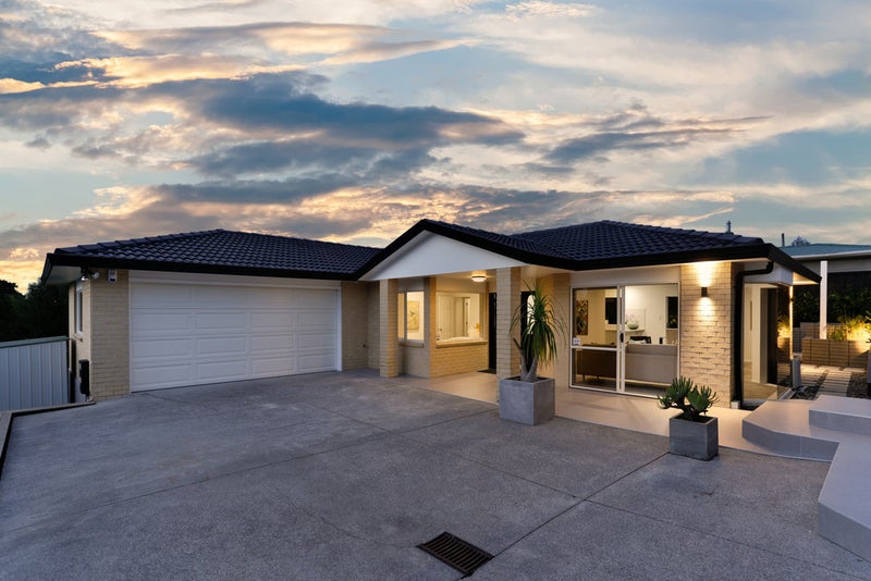 3 Seaside Avenue, Waterview, Auckland - Carousel 1