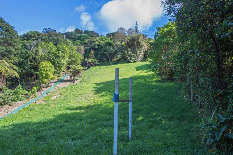 7 Lannan Road, Surfdale, Waiheke Island - Carousel 16
