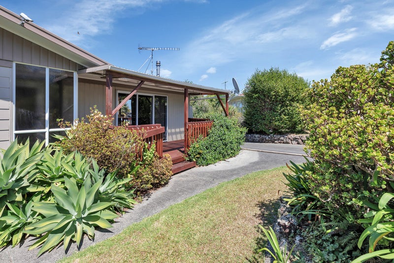 10 Montague Place, Onerahi, Whangarei - Carousel 2