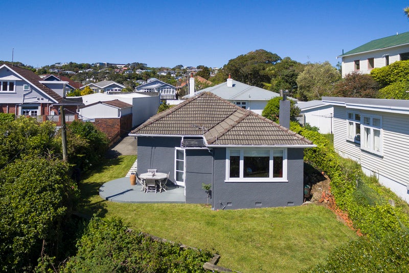 60 Creswick Terrace, Northland, Wellington - Carousel 1