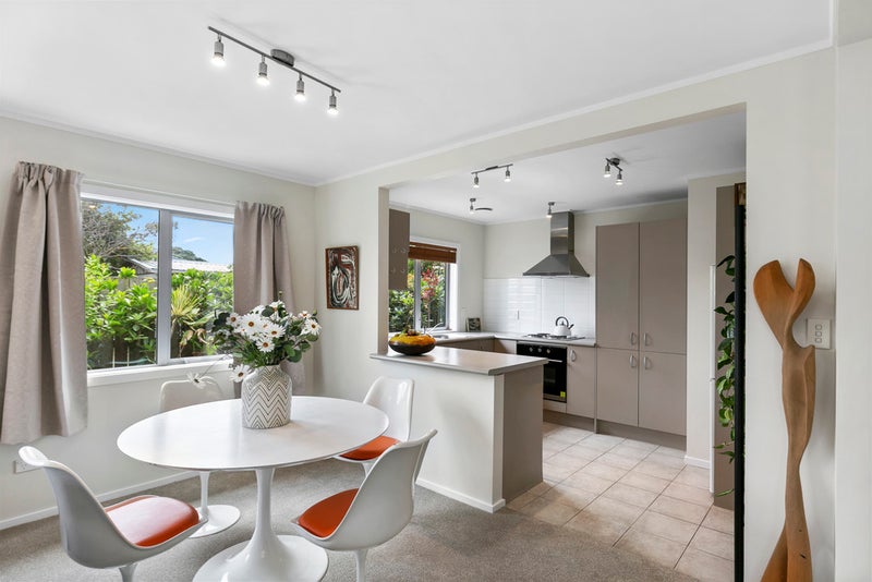 62A Calabar Road, Miramar, Wellington - Carousel 2