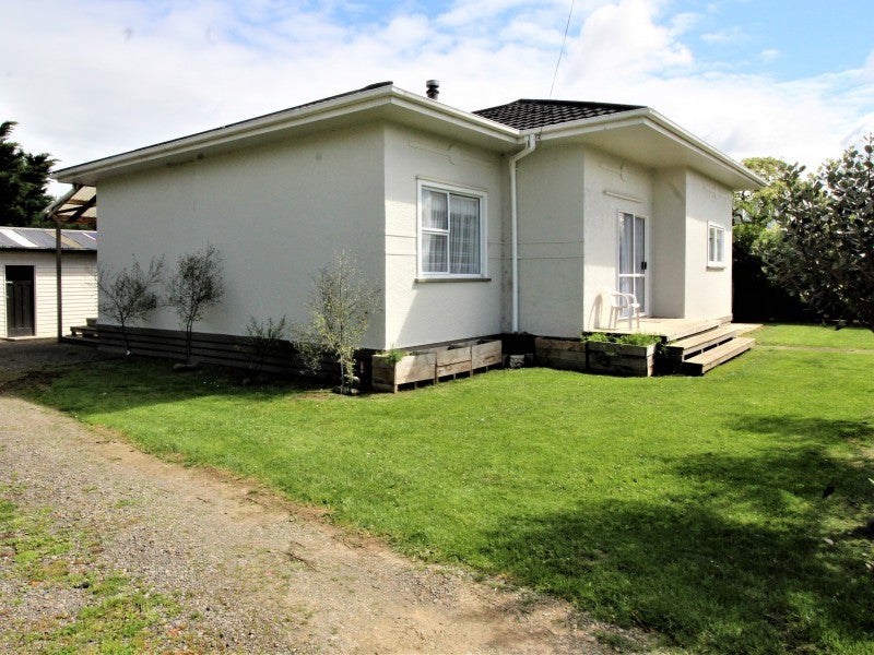 11 Grey street, Woodwille, Tararua - Carousel 1