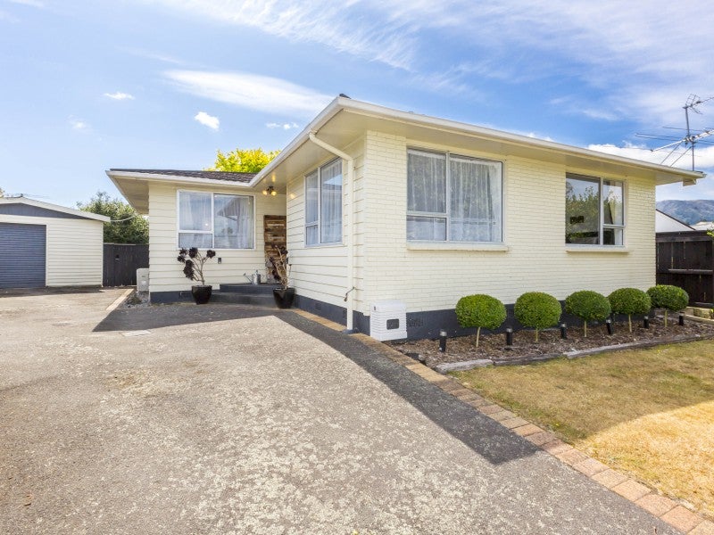 16 Omaha Grove, Totara Park, Upper Hutt - Carousel 2