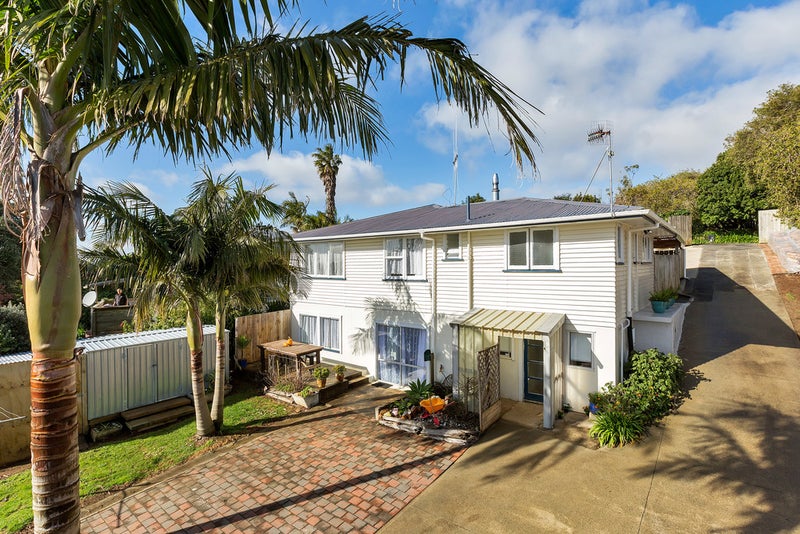 65 Ogle Crescent, Kamo, Whangarei - Carousel 1