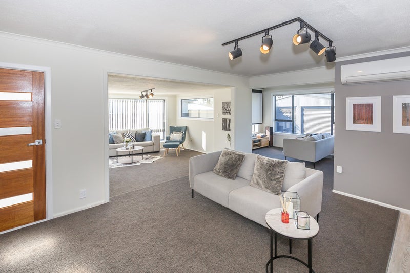 32 Sevenoaks Drive, Bryndwr, Christchurch - Carousel 2