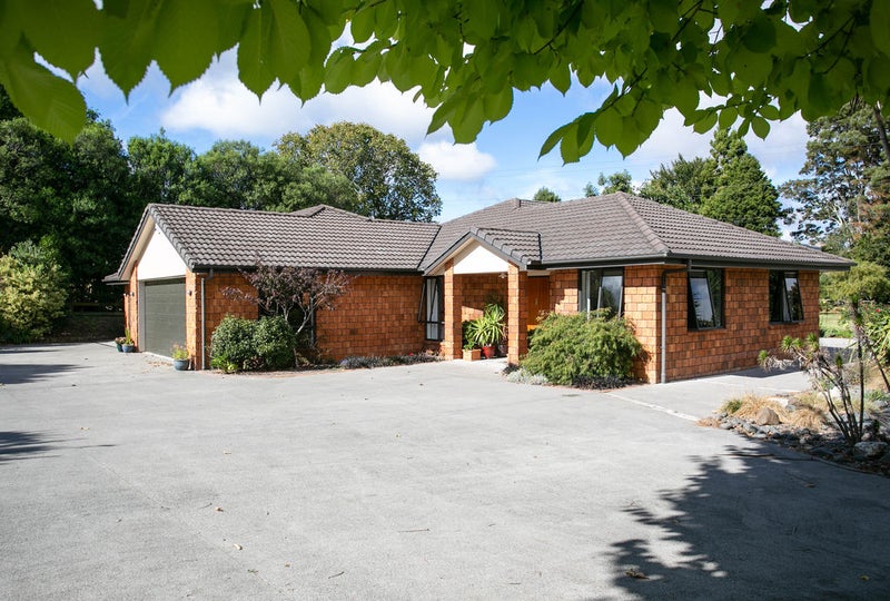 2 Lake View Drive, Karapiro - Carousel 1