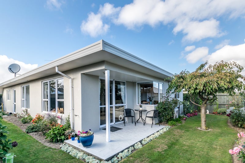 11 Honeysuckle Place, Northcote, Christchurch - Carousel 9