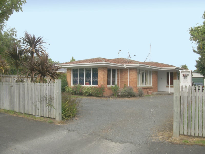 35 Gillies Avenue, Claudelands, Hamilton - Carousel 1