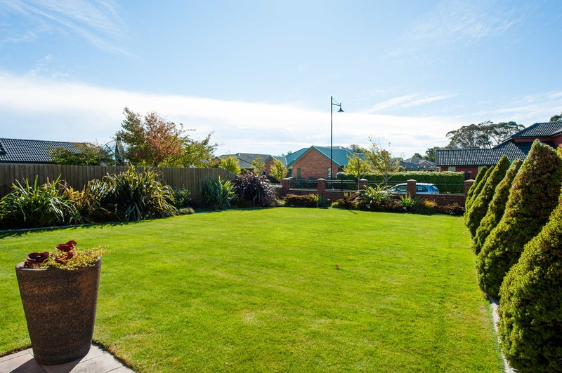 21 Coppinger Terrace, Aidanfield, Christchurch - Carousel 2