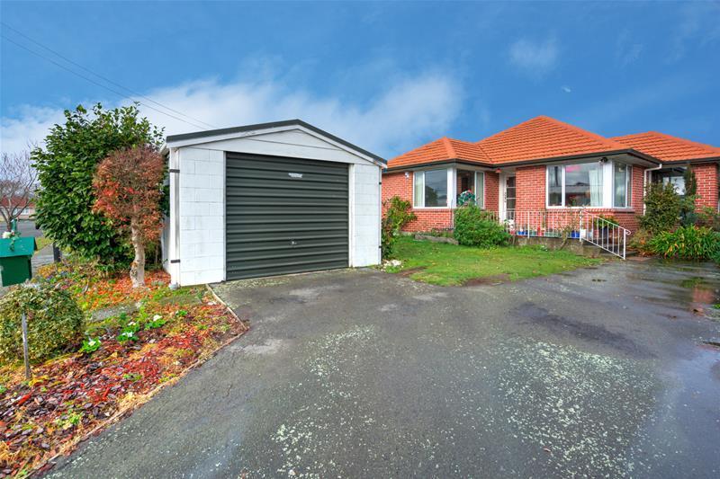 5 McLellan Place, Ilam, Christchurch - Carousel 1