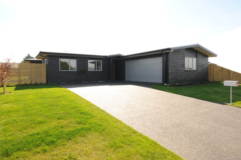 7 Constance Place, Aidanfield, Christchurch - Carousel 1