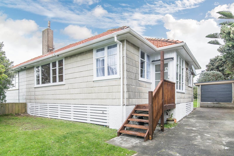 86 Main Road, Titahi Bay, Porirua - Carousel 2