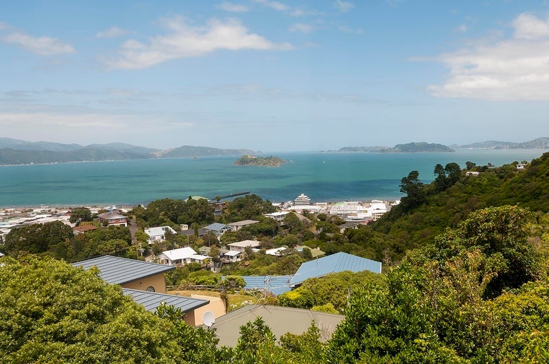 25 Te Whiti Grove, Korokoro, Lower Hutt - Carousel 1