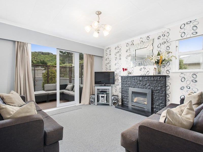 2/35 Bledisloe Crescent, Wainuiomata, Lower Hutt - Carousel 2