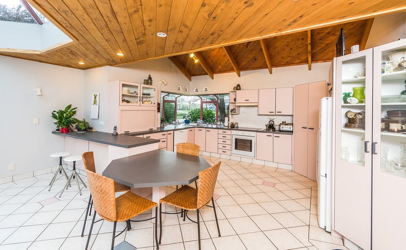 4 Edmonds Drive, Otamatea, Whanganui - Carousel 2