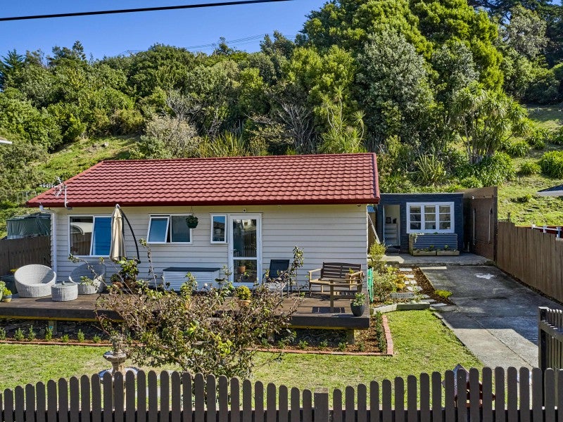 59 Dimock Street, Titahi Bay, Porirua - Carousel 1