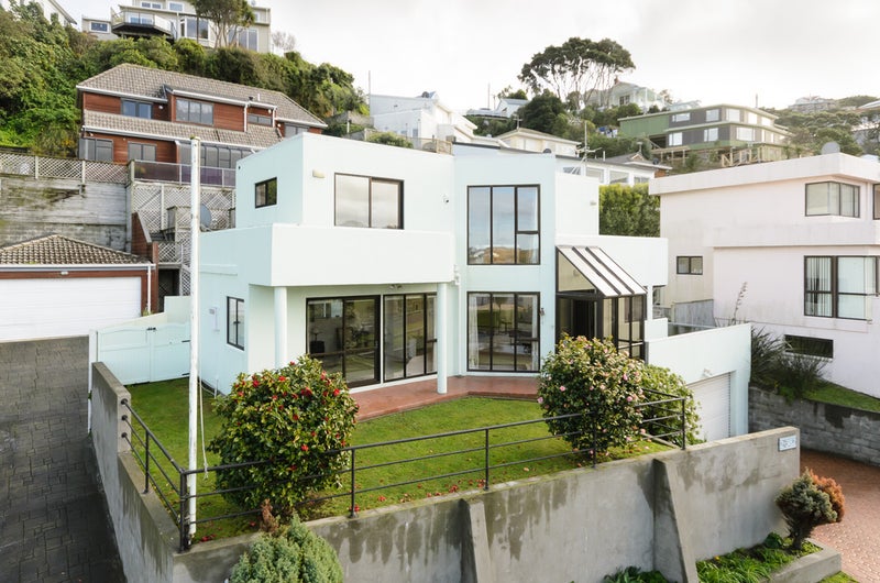 2/382 Evans Bay Parade, Hataitai, Wellington - Carousel 2