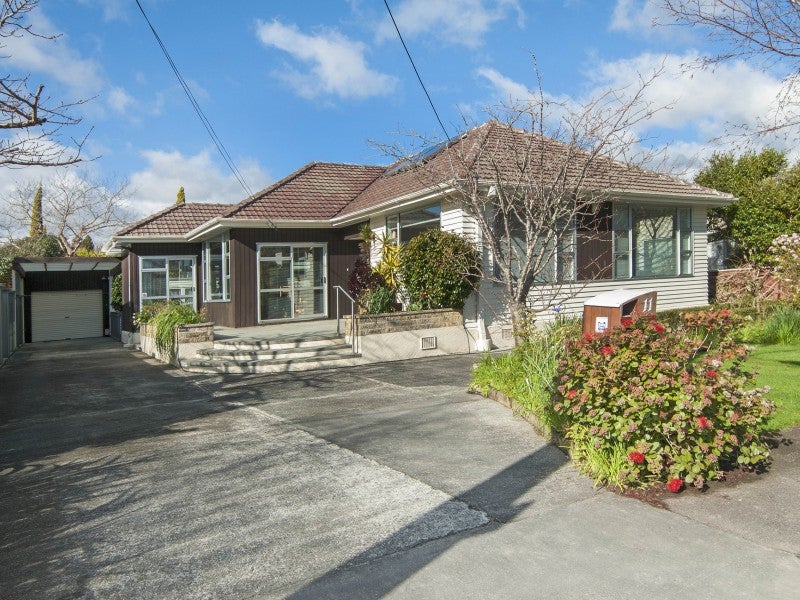 11 Harley Grove, Boulcott, Lower Hutt - Carousel 1