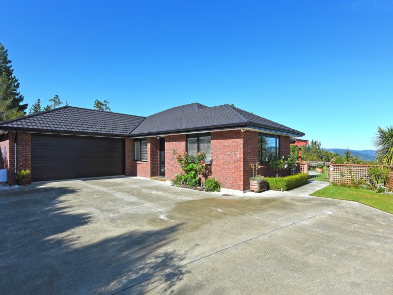3 Streets Way, Timberlea, Upper Hutt - Carousel 2