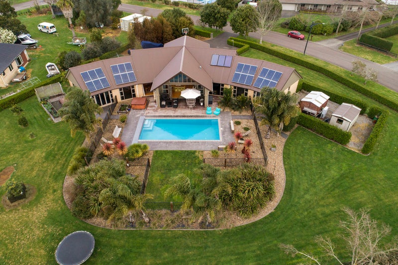 10 Waioroi Place, Tauranga - Carousel 1