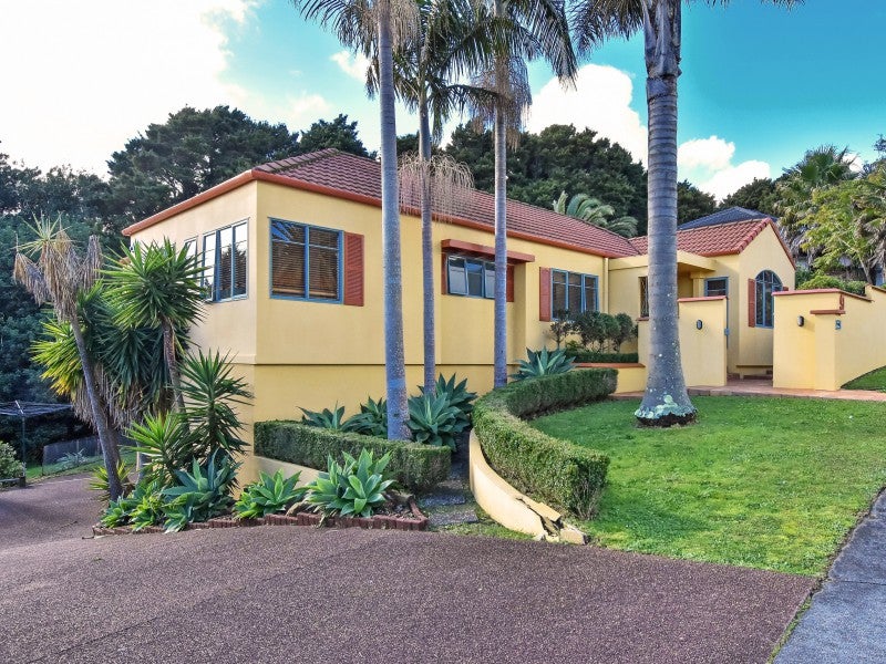 9 Silkwood Grove, Totara Heights, Auckland - Carousel 1