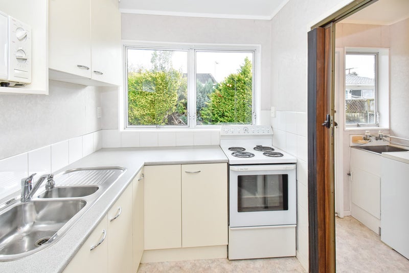 2/76 Wallace Road, Mangere Bridge, Auckland - Carousel 15