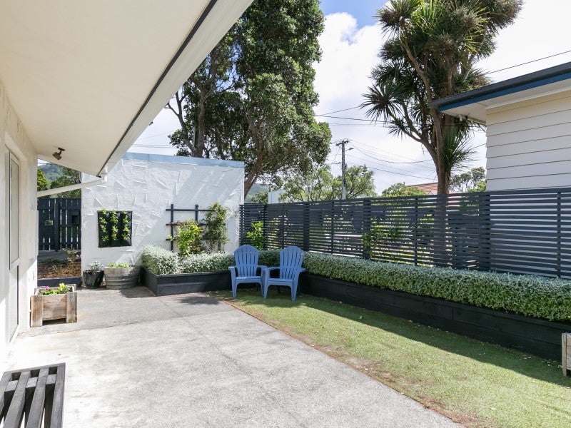 61 Jubilee Road, Khandallah, Wellington - Carousel 1