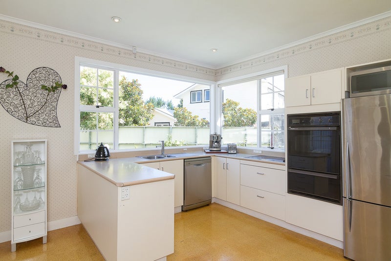 16 Burnside Street, Waterloo, Lower Hutt - Carousel 1