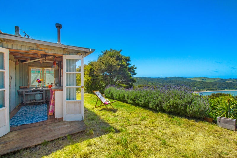 42 Fairview Crescent, Omiha, Waiheke Island - Carousel 2