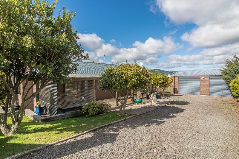 19 Chapel Street, Takapuwahia, Porirua - Carousel 1