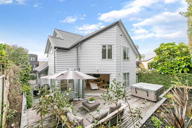 2/41 Rawhitiroa Road, Kohimarama, Auckland - Carousel 1