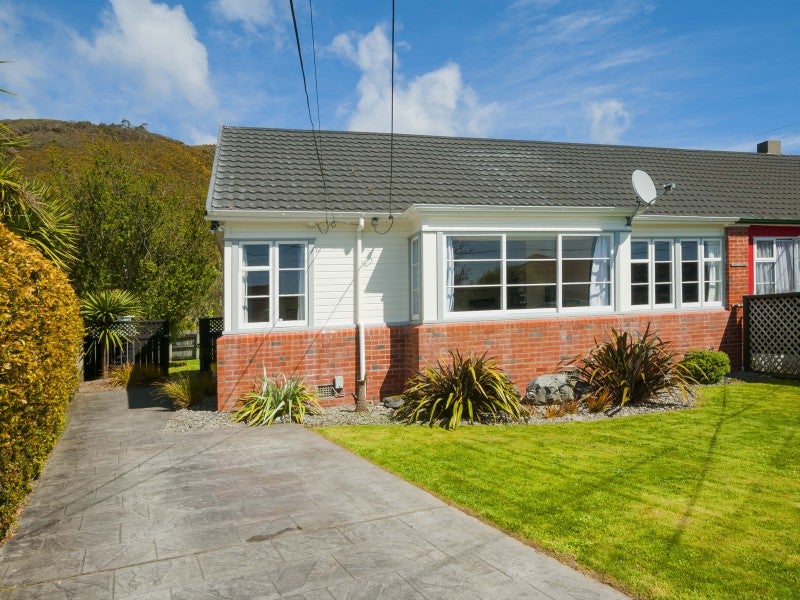 54 Waddington Drive, Naenae, Lower Hutt - Carousel 2