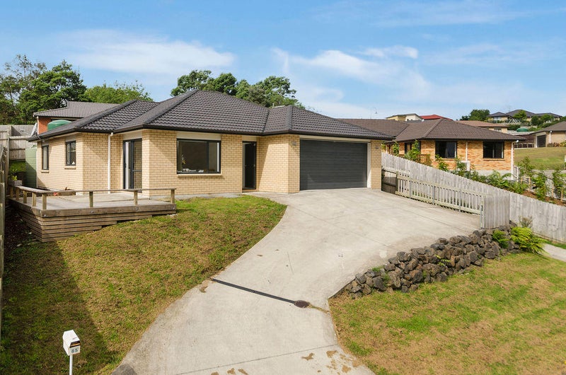 65 Tiriwa Drive, Massey, Auckland - Carousel 1