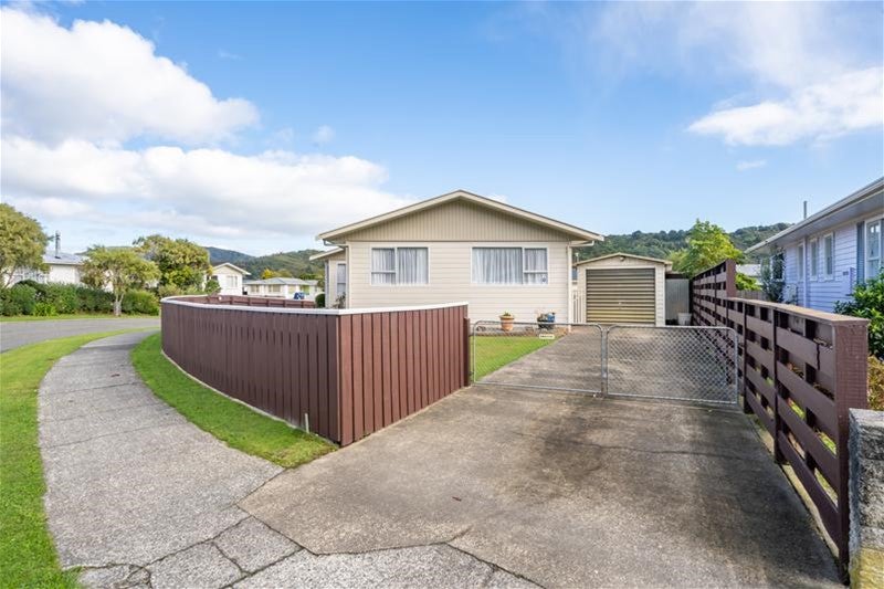 3 Belgrave Street, Wainuiomata, Lower Hutt - Carousel 1