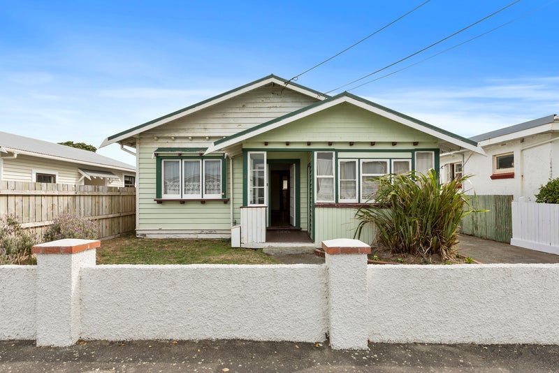 5 Collins Street, Petone, Lower Hutt - Carousel 1