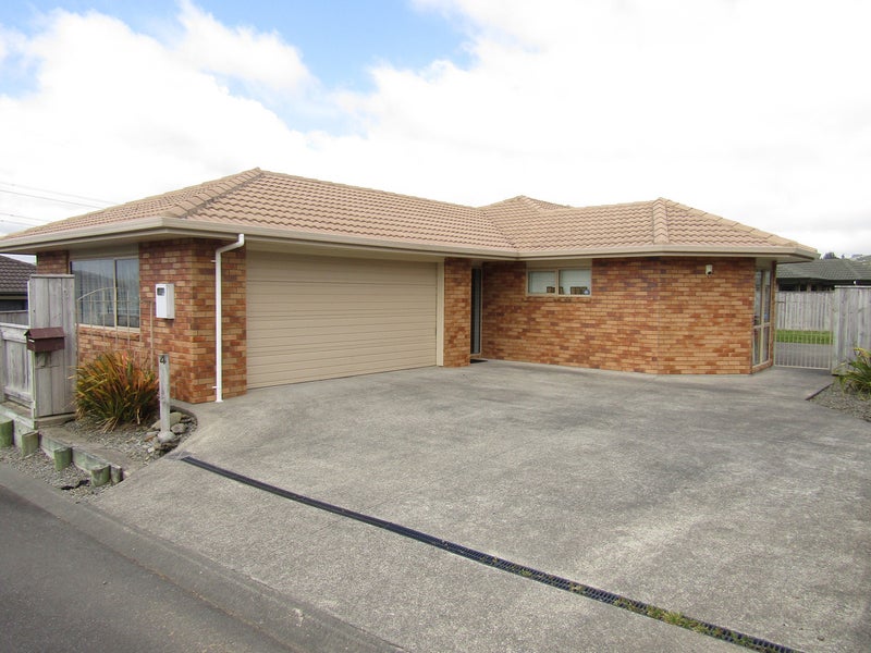 4 Percy Kinsman Crescent, Riverstone Terraces, Upper Hutt - Carousel 1