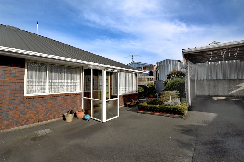 37D Eastbourne Street, Caversham, Dunedin - Carousel 1