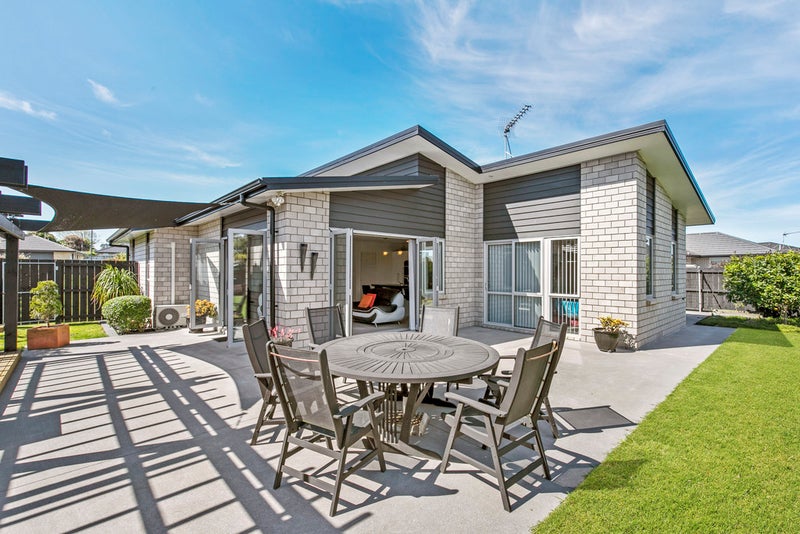 5 Vivien Place, Patumahoe, Pukekohe - Carousel 2