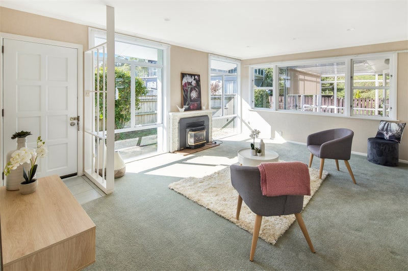 8 Silverbirch Grove, Churton Park, Wellington - Carousel 2