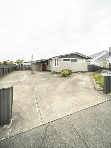 53 Sutherland Crescent, Westbrook, Palmerston North - Carousel 1