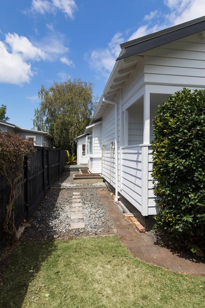 32B Kingsway Avenue, Sandringham, Auckland - Carousel 7